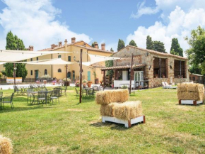 Charming Apartment in Collesalvetti with Garden
